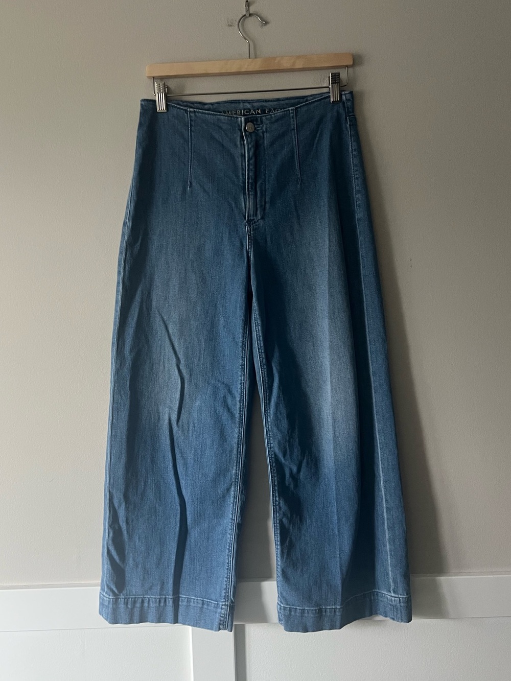 American Eagle Super High Rise Baggy Wide Leg Jeans Size 4 Short Blue